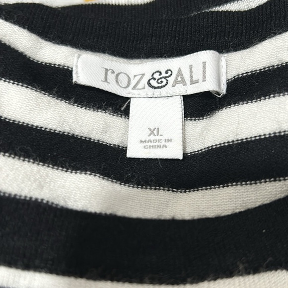 🌺roz & Ali women’s tops black and white size XL GUC - Picture 6 of 7